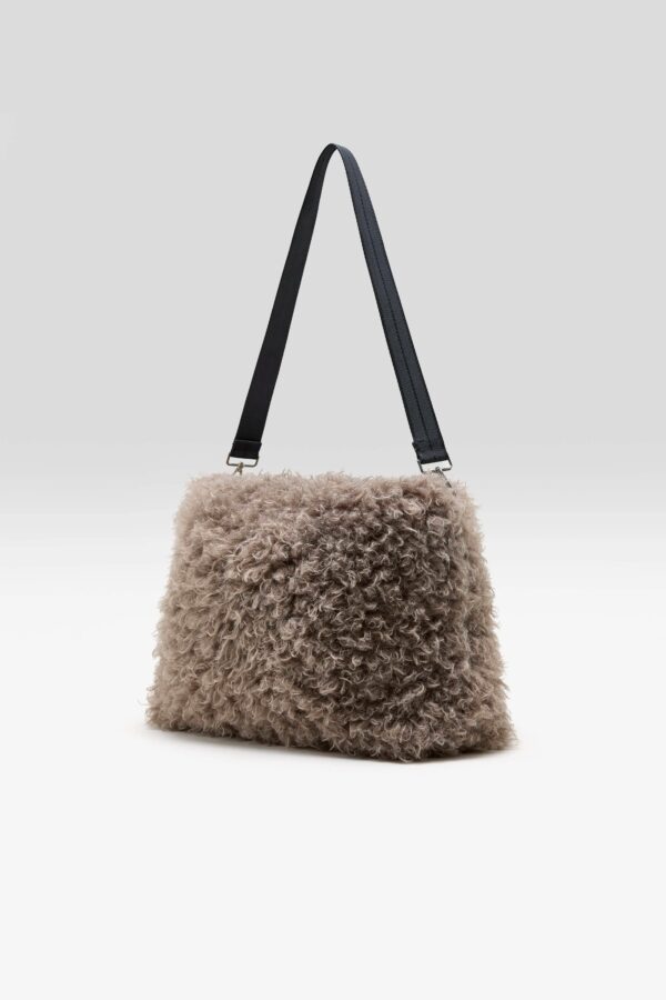 Helbi faux-fur handbag (262 / W / DUST)