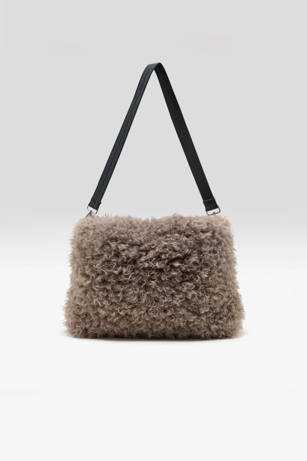 Helbi faux-fur handbag (262 / W / DUST)