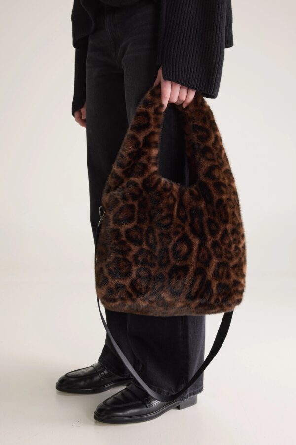 BW26282220F2625-CBA_1644753_2094d98f-bc84-4db3-b10c-ca1b7c35e09f.jpg Jelga leopard-print handbag (262 / W / COMBO A)