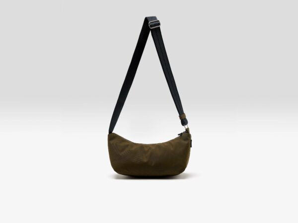 BW26282320P1897-521_1_d09f55b5-0132-4db7-8eb6-5a186a8152f4.jpg Hane sling bag (262 / W / CARBONE)