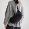 BW26282320P1897-916_1626165_a1633af4-5776-47fc-928f-335690177e95.jpg Hane sling bag (262 / W / BLACK BEAUTY)