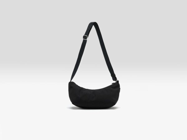 BW26282320P1897-916_1_869d876e-1b9c-44bd-83b5-7c87b5d702b7.jpg Hane sling bag (262 / W / BLACK BEAUTY)