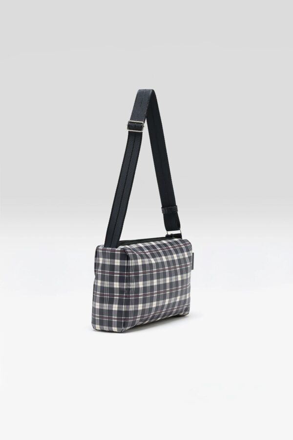 BW26282420C1428-CHA_16546809999_c04cb3cf-7119-4f6d-aa86-01282866a432.jpg Hobbes crossbody bag (262 / W / CHECK A)