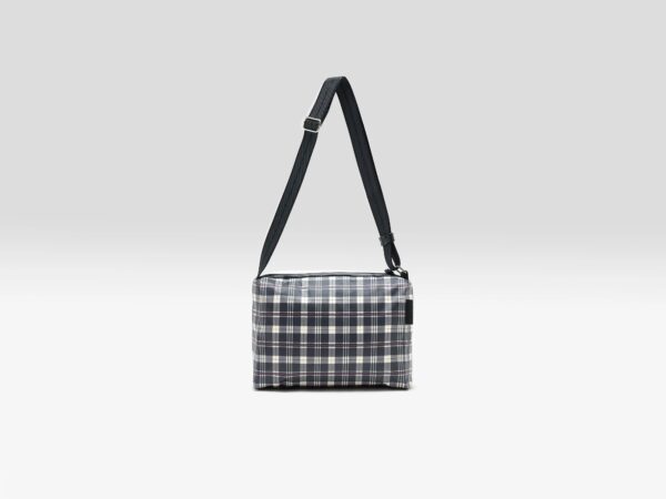 BW26282420C1428-CHA_1_02dabc97-b95f-4882-8a79-2b7e4fd0f9d2.jpg Hobbes crossbody bag (262 / W / CHECK A)