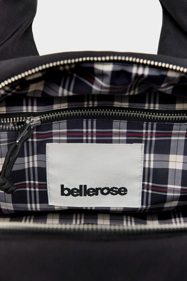 BW26282720P1897-916_16755429999_01e6a624-ce69-4422-a111-cf294ab288ca.jpg Helton duffle-style bag (262 / W / BLACK BEAUTY)